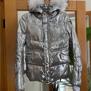 Shiny Silver Women's Puffer Jacket with Faux Fur Trim